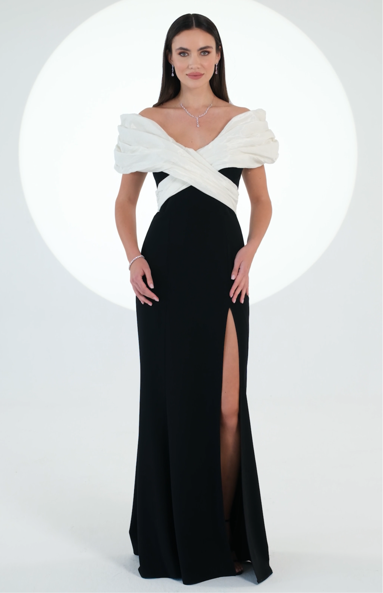 Hara -Rochie Gala cu Umeri Decupați