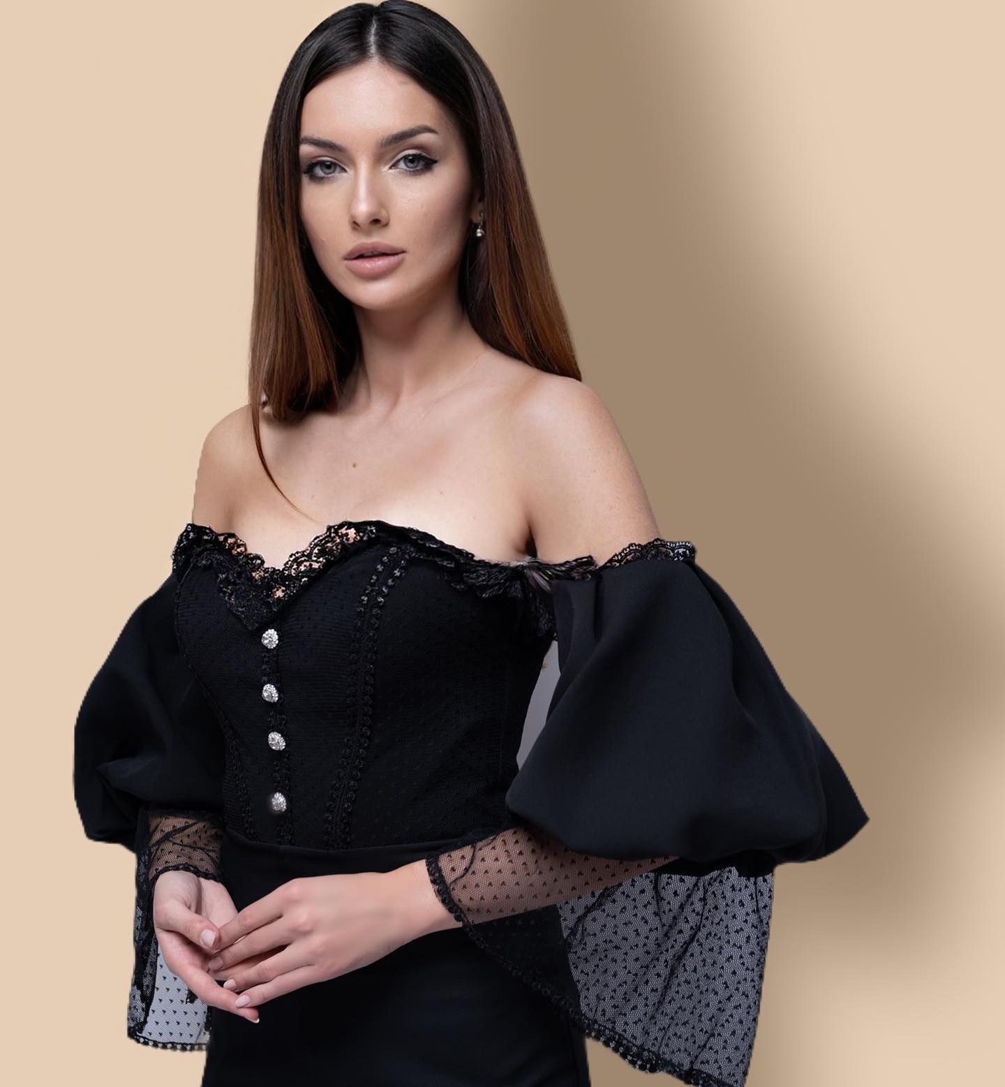 Salopeta Elegantă cu Corset Maneci Bufante